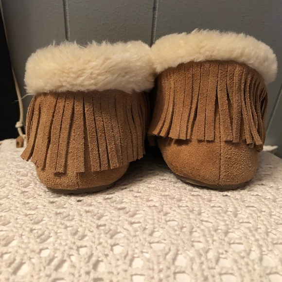 Minnetonka Moccasins - Picture 3 of 4